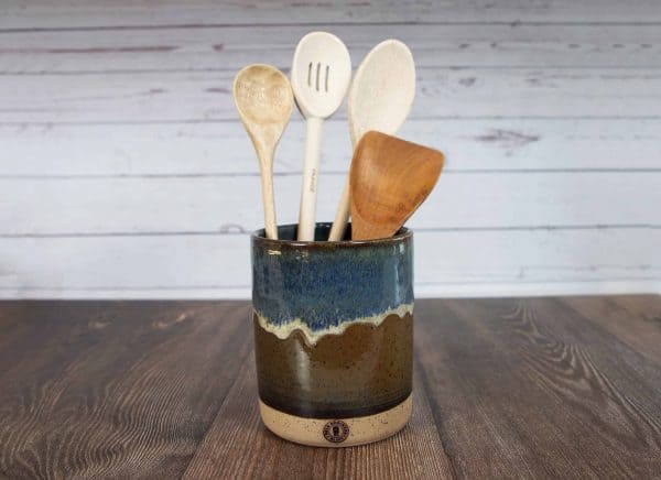 brown and blue utensil holder